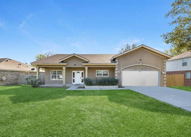 Property at 12305 Ridgecrest Dr, Willis, TX 77318, 3 beds, 2 baths