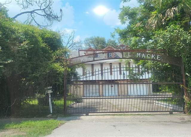 Property at 4715 Selinsky Rd, Houston, TX 77048, 4 beds, 2.5 baths