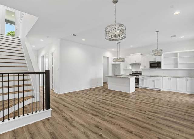 Property at 5615 Savyon Dr, Houston, TX 77091, 4 beds, 3 baths