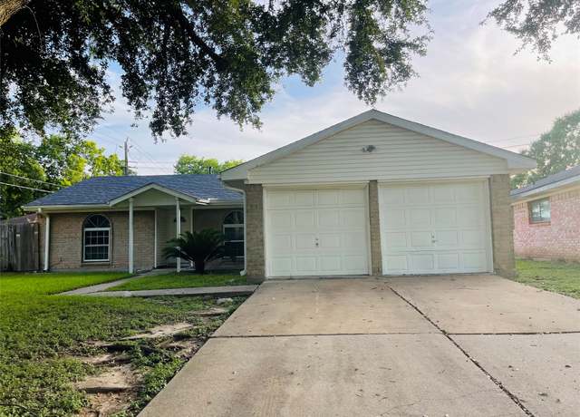 Property at 12431 Huntington Field Dr, Houston, TX 77099, 3 beds, 2 baths