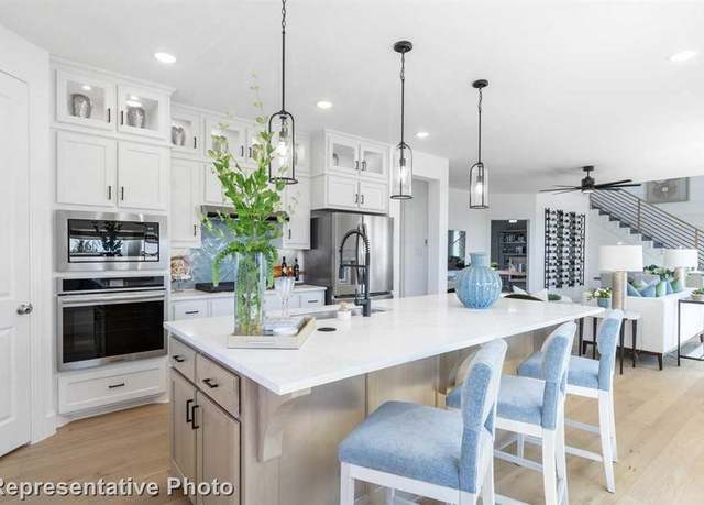 Property at 1056 Shoal Creek Trl, Conroe, TX 77304, 5 beds, 3 baths