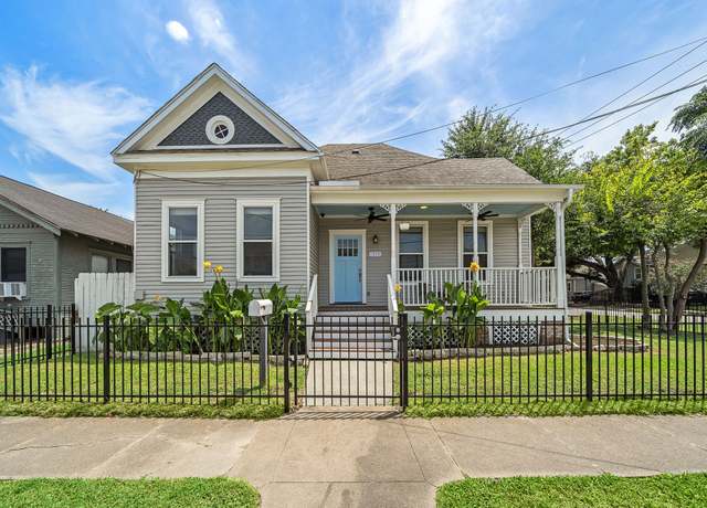 Property at 1719 Crockett St, Houston, TX 77007, 3 beds, 2 baths