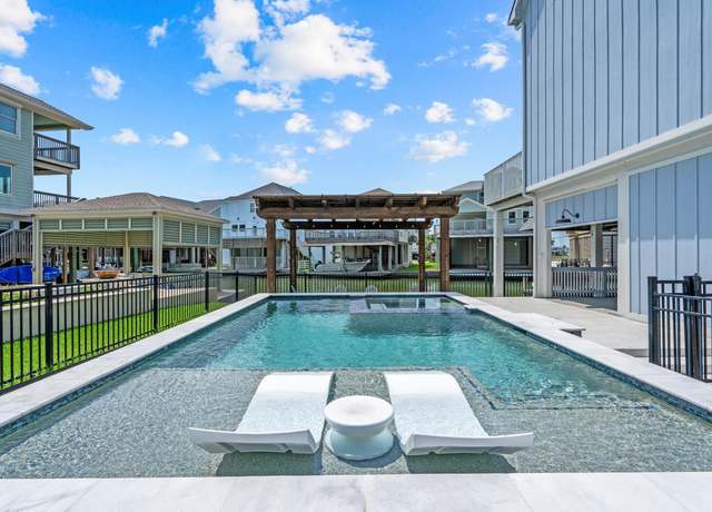 Property at 441 Jeanie Lynne Cir, Galveston, TX 77554, 4 beds, 3.5 baths