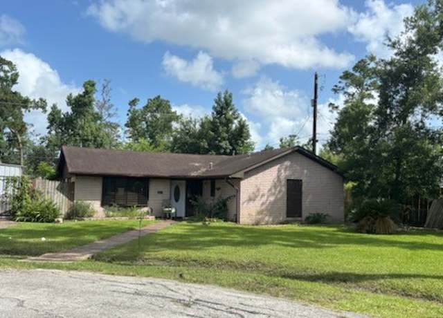 Property at 1614 Redwood St, Dickinson, TX 77539, 3 beds, 2 baths