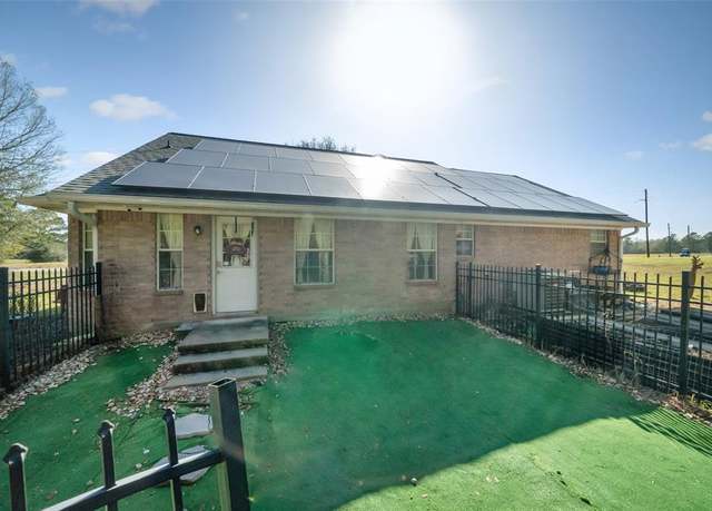 Property at 24 Westlake Rd, Trinity, TX 75862, 3 beds, 2 baths