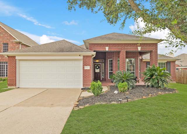 Property at 18114 Rustic Springs Dr, Tomball, TX 77375, 4 beds, 2 baths