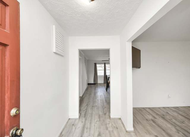 Property at 2008 Williamsburg Ct N, League City, TX 77573, 4 beds, 2 baths