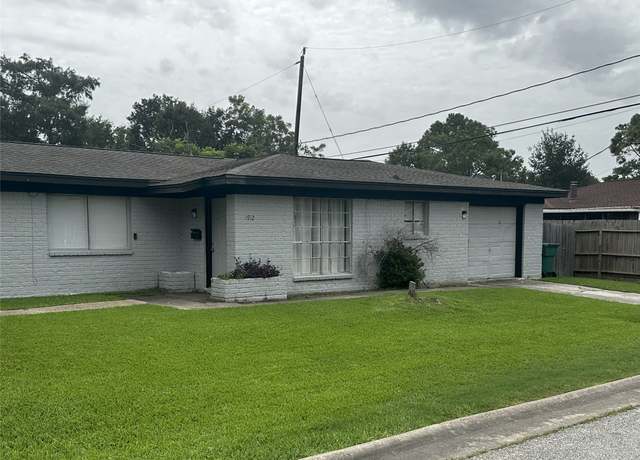 Property at 1773 El Mar Ln, Seabrook, TX 77586, 4 beds, 2 baths