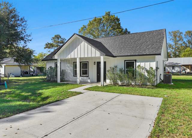 Property at 205 Spruce Ln, Daisetta, TX 77533, 3 beds, 2 baths