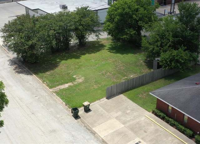 Property at 211 4th St, Sealy, TX 77474