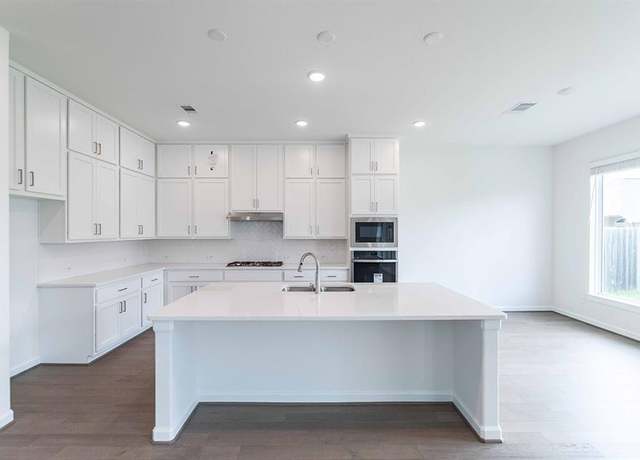 Property at 24314 Winter Lakes Dr, Katy, TX 77493, 5 beds, 4.5 baths