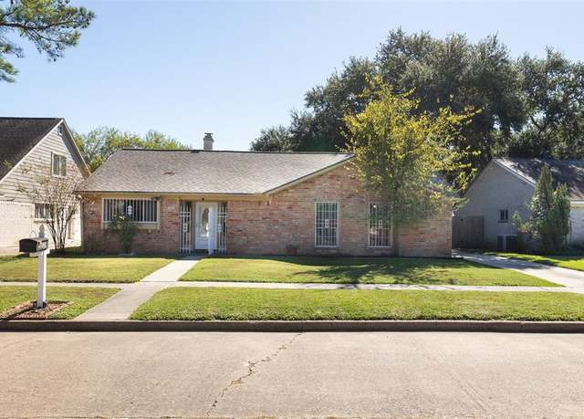 Property at 10019 Crescent Moon Dr, Houston, TX 77064, 3 beds, 2 baths