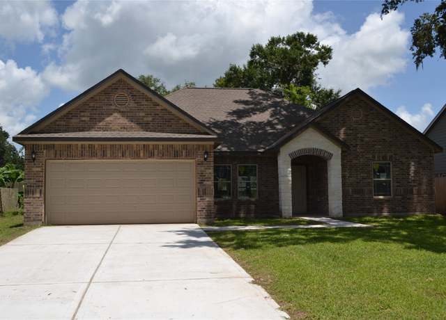 Property at 264 S Amherst Dr, West Columbia, TX 77486, 4 beds, 2 baths