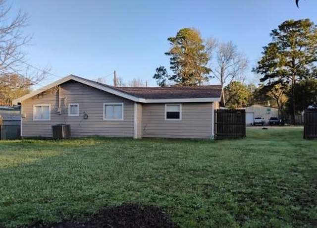 Property at 133 Shady Ridge Dr, Onalaska, TX 77360, 4 beds, 1.5 baths
