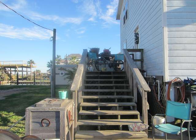 Property at 314 Shark Ln, Surfside Beach, TX 77541, 4 beds, 4 baths