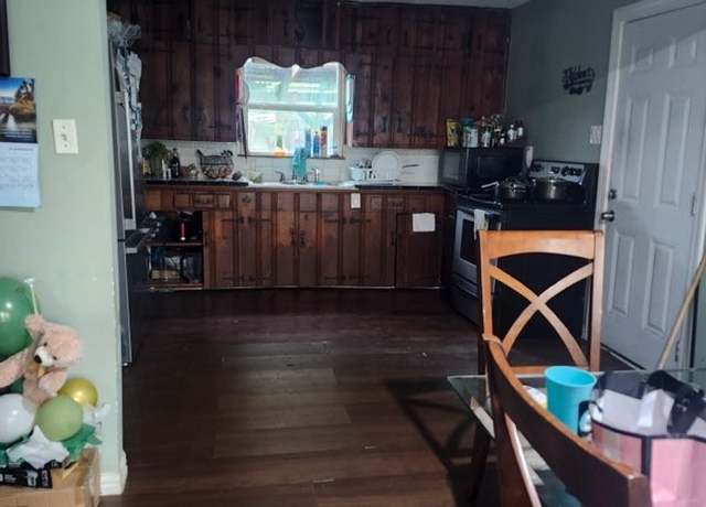 Property at 2401 E James St, Baytown, TX 77520, 3 beds, 1 bath