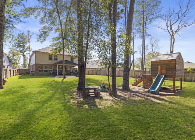 Property at 315 Cadela Dr, Montgomery, TX 77316, 4 beds, 3.5 baths