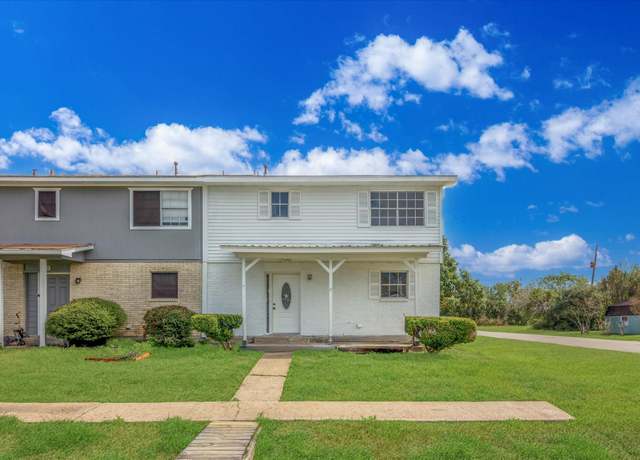 Property at 1231 Oregon St, La Porte, TX 77571, 2 beds, 2.5 baths