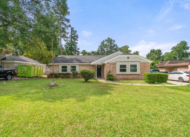 Property at 801 Thornwood Dr, Shenandoah, TX 77381, 3 beds, 3 baths