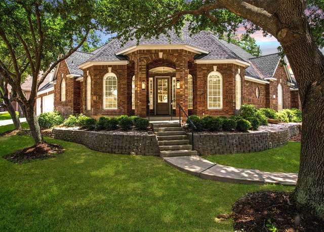 Property at 7 Wycliffe Dr, Montgomery, TX 77356, 4 beds, 3.5 baths