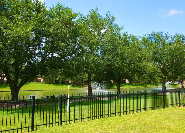 Property at 9617 Landon Lake Dr, Pearland, TX 77584, 4 beds, 2.5 baths