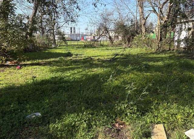 Property at 505 E Elgie St, Beaumont, TX 77705
