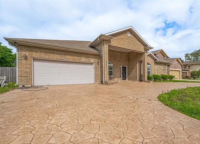 Property at 2403 Ranna Ct, Sugar Land, TX 77498, 4 beds, 3 baths