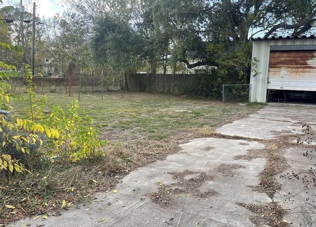 Property at 711 4th St, Palacios, TX 77465