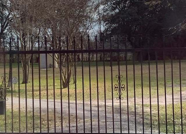Property at 2722 E Almeda Genoa Rd E, Houston, TX 77047