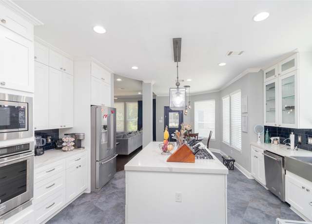 Property at 4515 Mulberry Park Ln, Houston, TX 77345, 5 beds, 4.5 baths