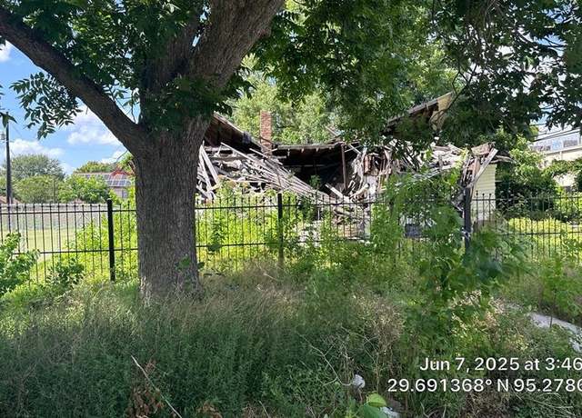 Property at 8031 Hartford St, Houston, TX 77017