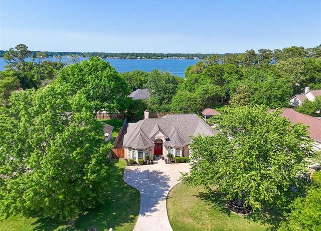 Property at 129 April Point Pl, Conroe, TX 77356, 3 beds, 2.5 baths