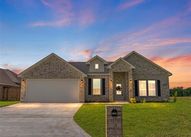 Property at 1200 Sailfish Dr, Bay City, TX 77414, 4 beds, 2.5 baths