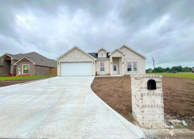 Property at 1200 Sailfish Dr, Bay City, TX 77414, 4 beds, 2.5 baths