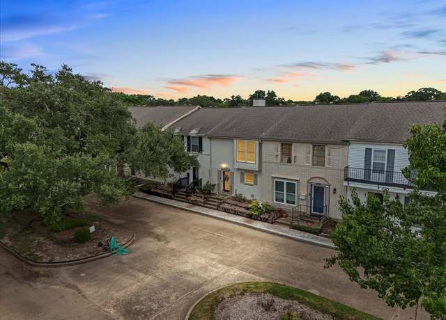 Property at 18204 Heritage Ln #8204, Houston, TX 77058, 2 beds, 2.5 baths