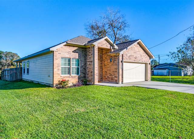 Property at 316 Crockett St, Texas City, TX 77591, 3 beds, 2 baths