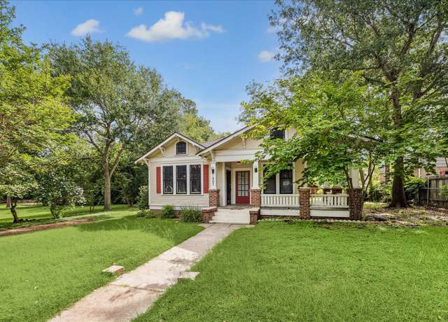 Property at 1407 S Baylor St, Brenham, TX 77833, 2 beds, 1 bath