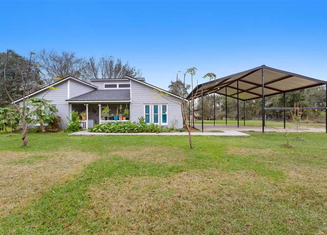 Property at 18806 Mckay Rd, Alvin, TX 77511, 3 beds, 2 baths