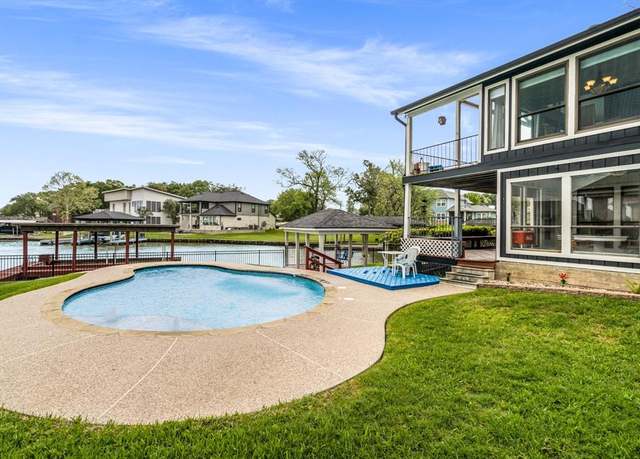 Property at 1022 Lake View Dr, Montgomery, TX 77356, 3 beds, 2.5 baths