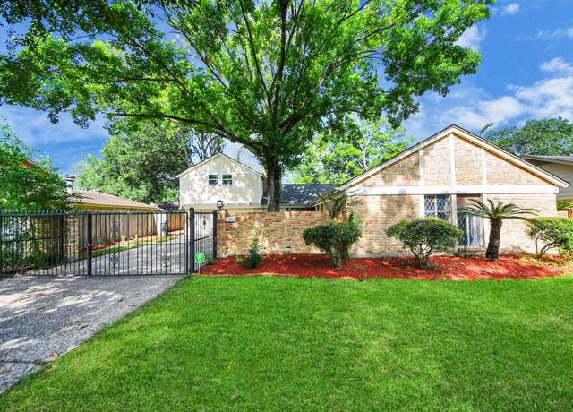 Property at 6307 Francis Marion Dr, Houston, TX 77091, 4 beds, 3 baths