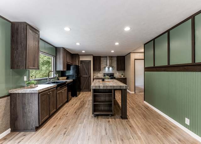 Property at 1100 Hwy 150, Coldspring, TX 77331, 3 beds, 2 baths