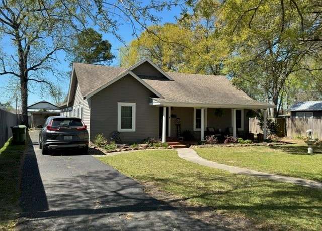 Property at 216 S William Barnett Ave, Cleveland, TX 77327, 3 beds, 2 baths