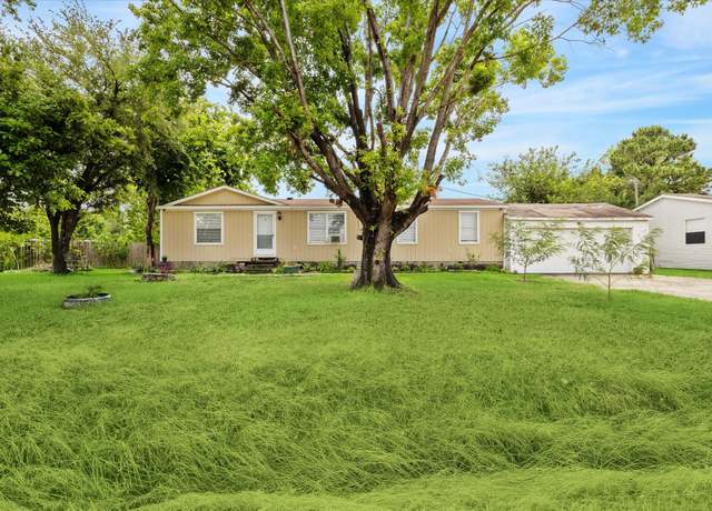 Property at 11006 Cordoba Dr, Houston, TX 77088, 3 beds, 2 baths