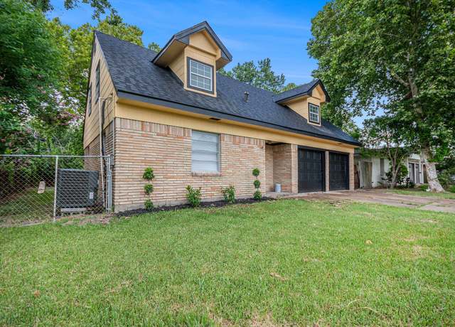 Property at 1605 30th St N, Texas City, TX 77590, 3 beds, 2.5 baths