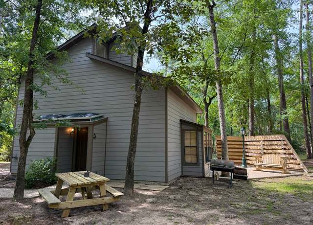 Property at 23 Putters Pt E, Huntsville, TX 77320, 2 beds, 2 baths