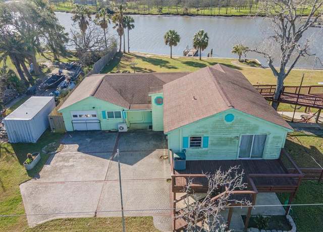 Property at 111 Annette Ct, Angleton, TX 77515, 3 beds, 2 baths