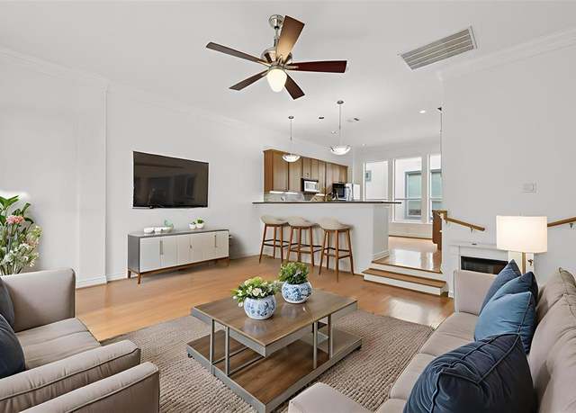 Property at 5731 Kansas St, Houston, TX 77007, 3 beds, 3.5 baths