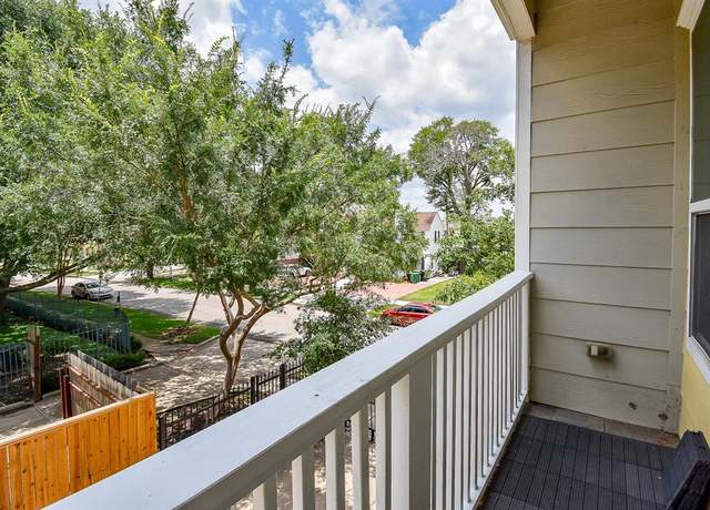 Property at 2213 Bellefontaine St, Houston, TX 77030, 3 beds, 3.5 baths