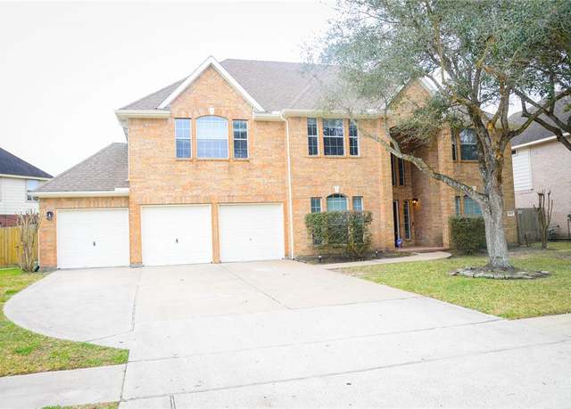 Property at 3902 Houston Lake Dr, Pearland, TX 77581, 5 beds, 3.5 baths