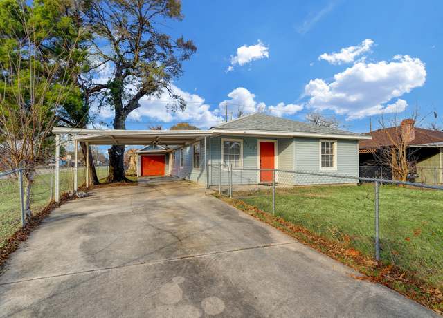 Property at 10201 Munn St, Houston, TX 77029, 4 beds, 2 baths